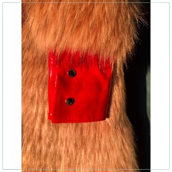 $9995 Gucci Corset Detail Caramel and Apple Red Faux Fur Runway Coat - Picture 15 of 16